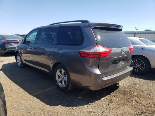 2017 Toyota Sienna LE