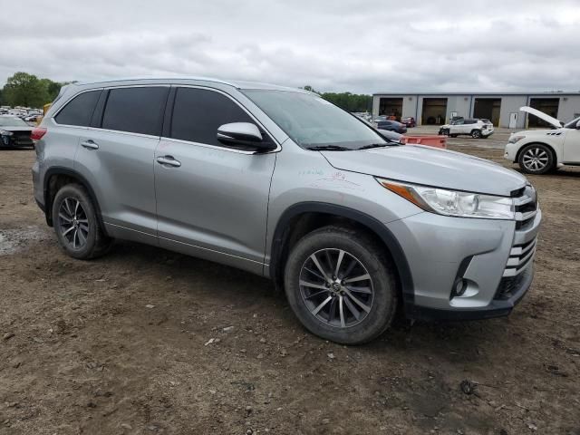 2017 Toyota Highlander SE