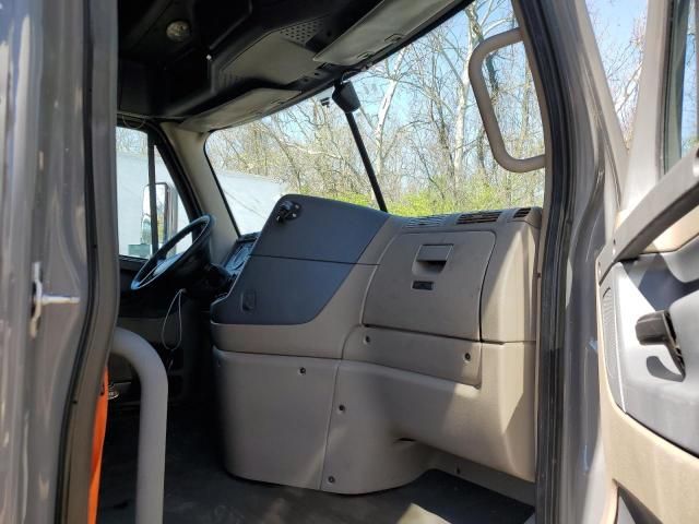 2017 Freightliner Cascadia 113