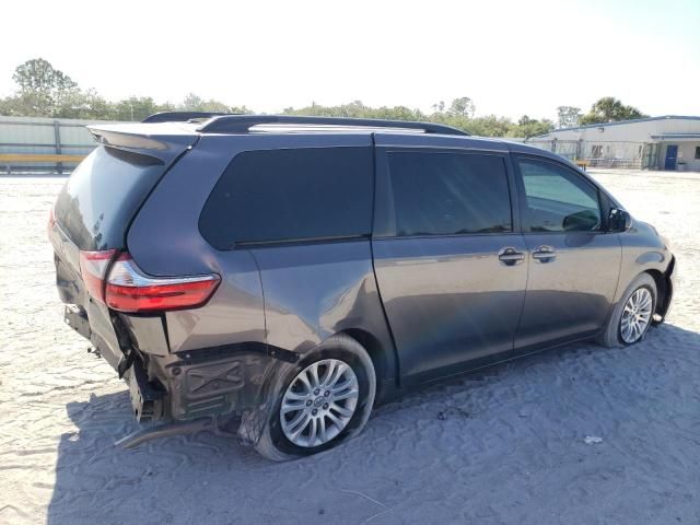 2016 Toyota Sienna LE