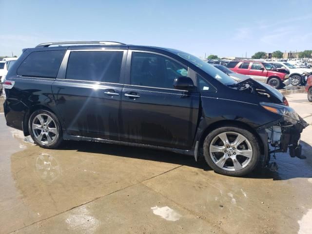 2018 Toyota Sienna SE