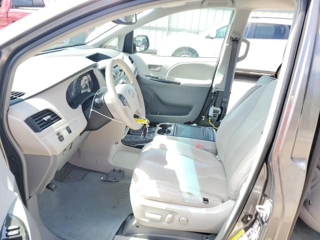 2014 Toyota Sienna LE