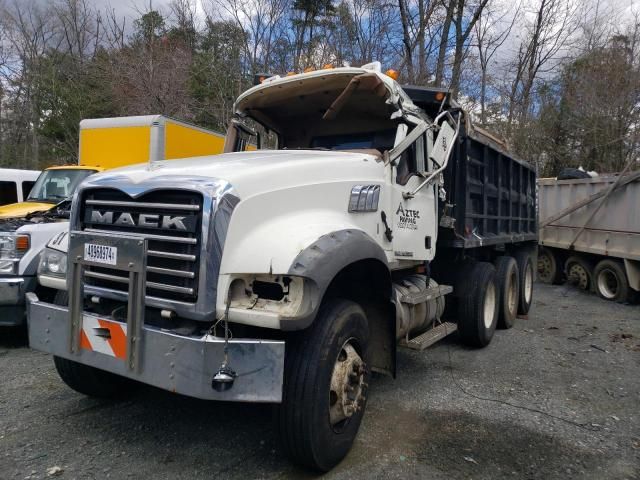 2007 Mack 700 CTP700