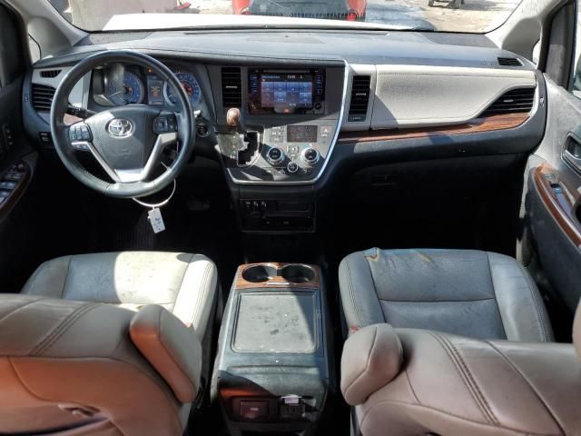 2016 Toyota Sienna XLE