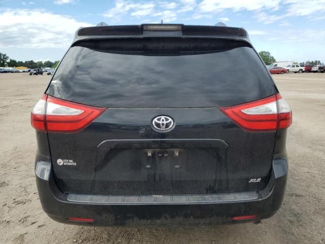 2018 Toyota Sienna XLE