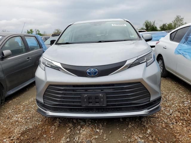 2021 Toyota Sienna LE