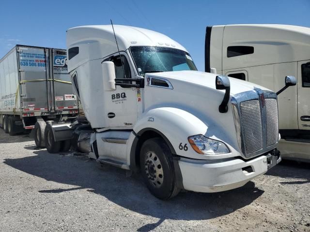 2021 Kenworth Construction T680