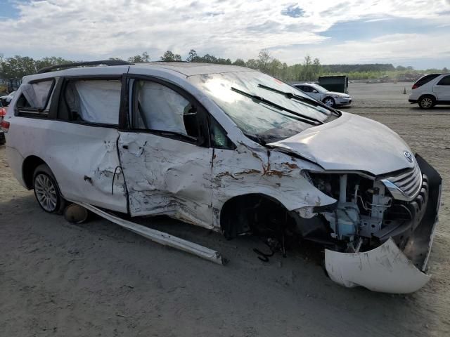 2011 Toyota Sienna XLE