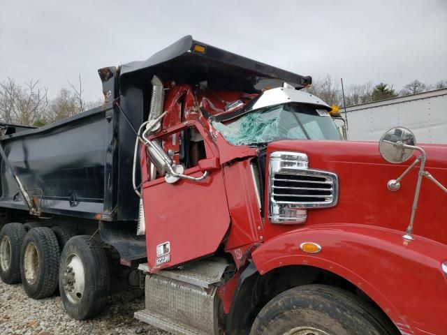 2021 Freightliner 122SD