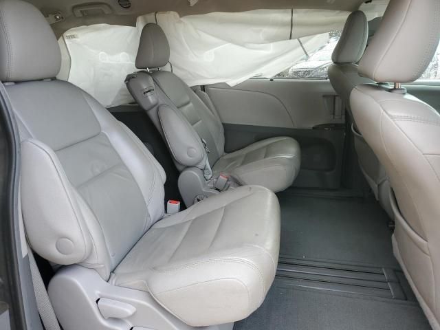 2016 Toyota Sienna XLE