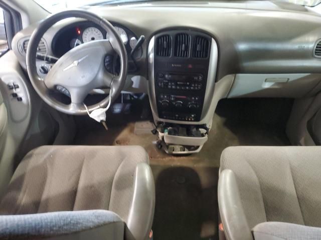 2005 Chrysler Town & Country Touring