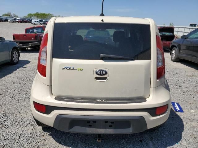 2013 KIA Soul +