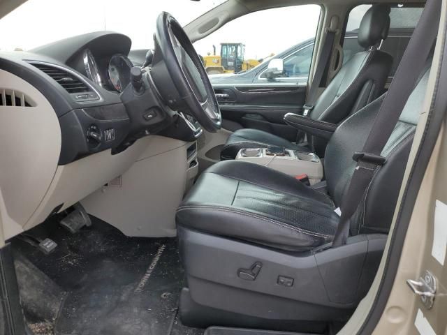 2014 Chrysler Town & Country Touring L