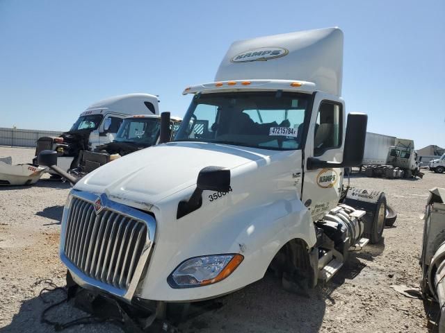 2020 International LT625