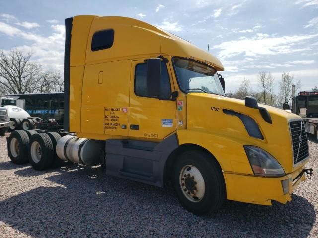 2013 Volvo VN VNL