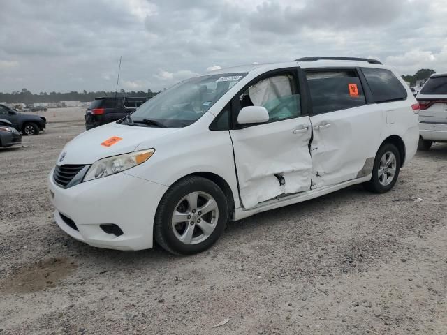 2011 Toyota Sienna LE