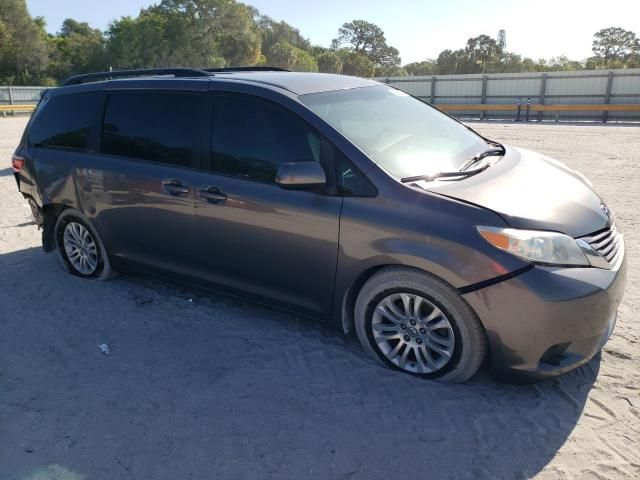 2016 Toyota Sienna LE