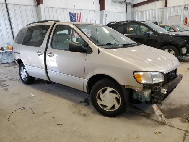 2000 Toyota Sienna LE