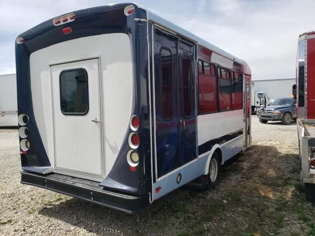 2015 Ford Econoline E350 Super Duty Cutaway Van