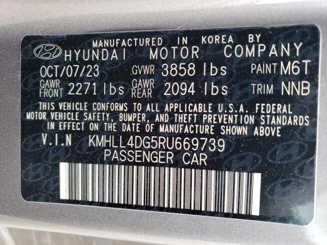 2024 Hyundai Elantra SE