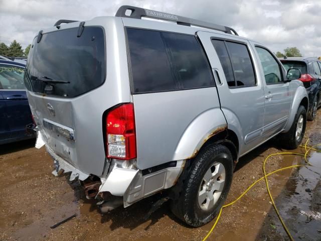 2005 Nissan Pathfinder LE