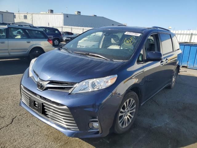 2020 Toyota Sienna XLE