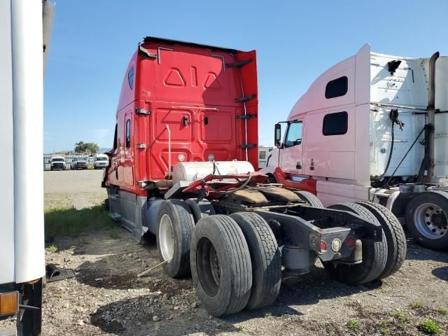 2019 Freightliner Cascadia 126