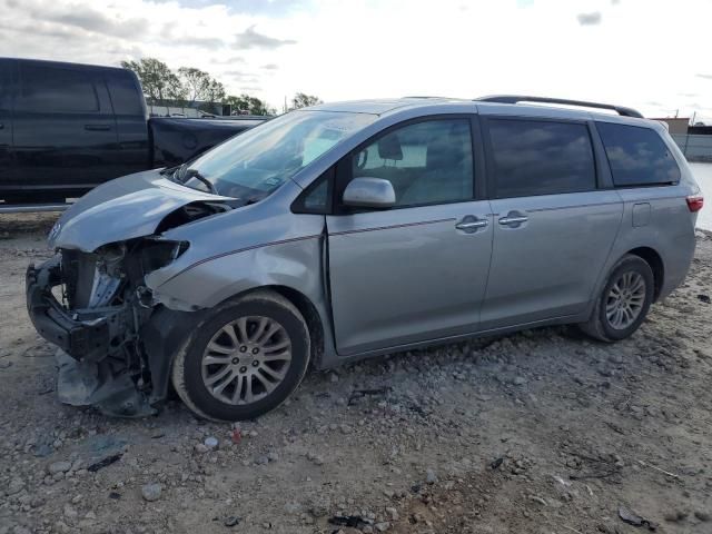 2016 Toyota Sienna XLE