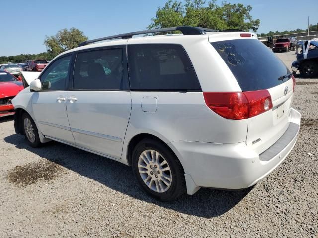 2010 Toyota Sienna XLE