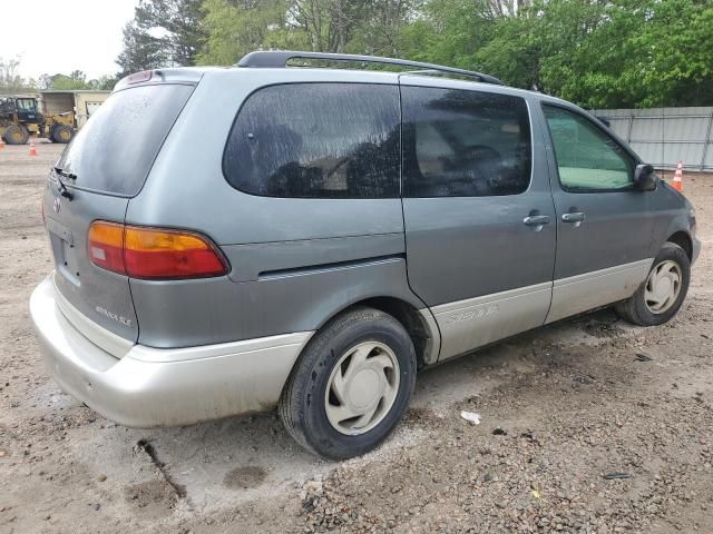 2000 Toyota Sienna LE