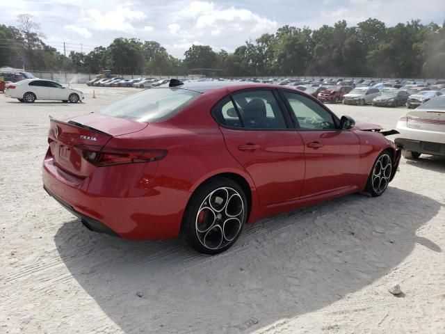 2022 Alfa Romeo Giulia Super