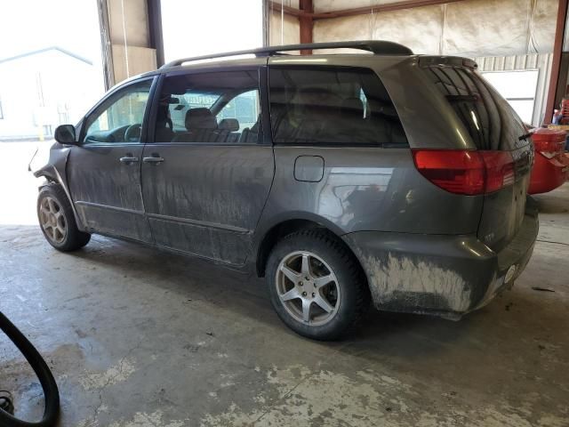 2005 Toyota Sienna XLE