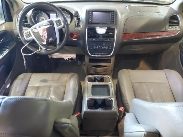 2013 Chrysler Town & Country Touring L