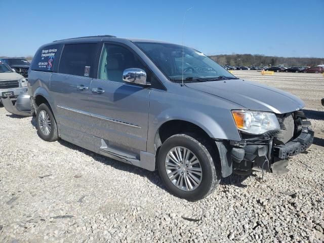 2016 Chrysler Town & Country Touring L