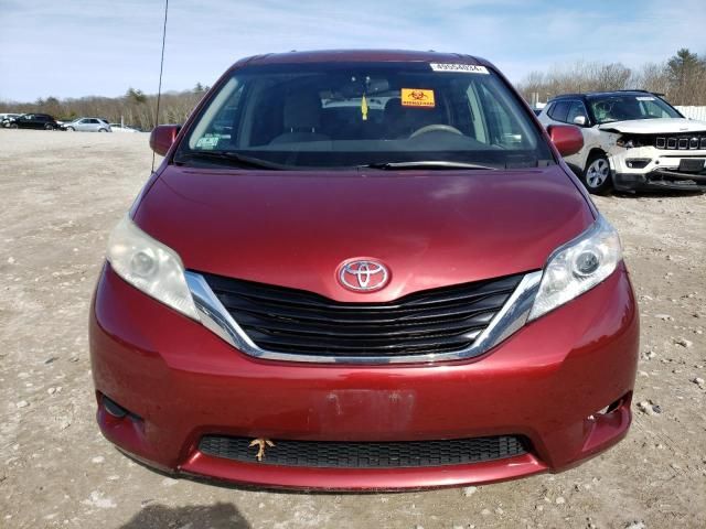 2011 Toyota Sienna LE