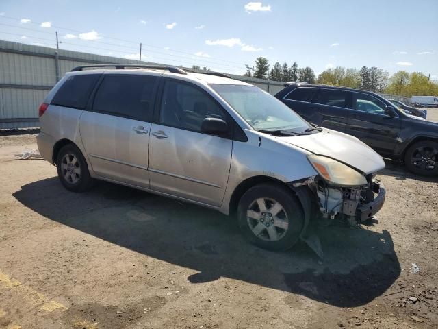 2004 Toyota Sienna CE