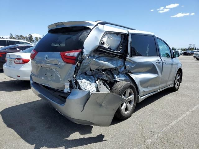 2019 Toyota Sienna LE