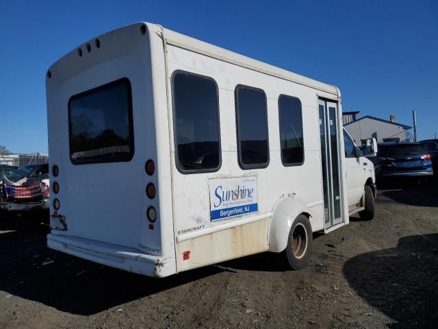 2011 Ford Econoline E350 Super Duty Cutaway Van