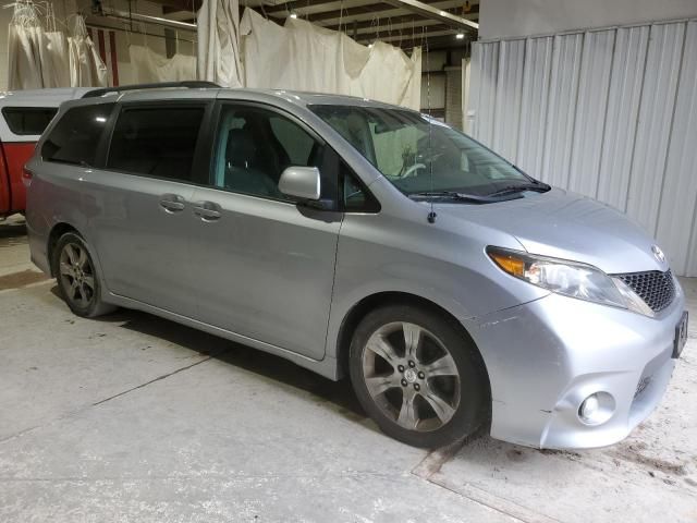 2011 Toyota Sienna Sport