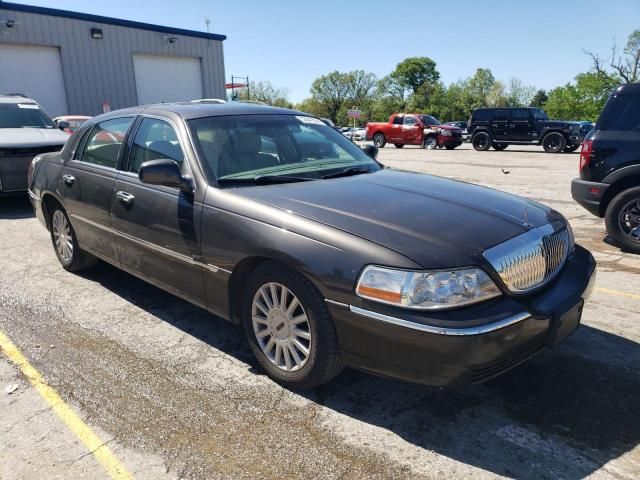 2005 Lincoln Town Car Signature Limited