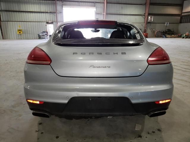 2016 Porsche Panamera 2