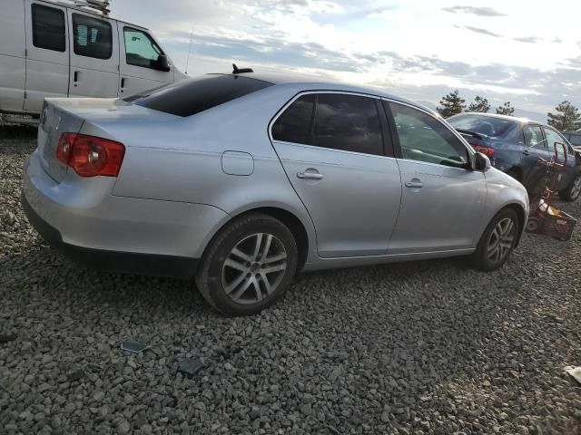 2005 Volkswagen New Jetta 2.5L Option Package 2