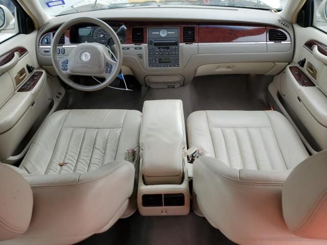 2004 Lincoln Town Car Executive