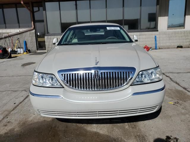 2004 Lincoln Town Car Executive