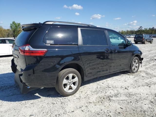 2019 Toyota Sienna LE