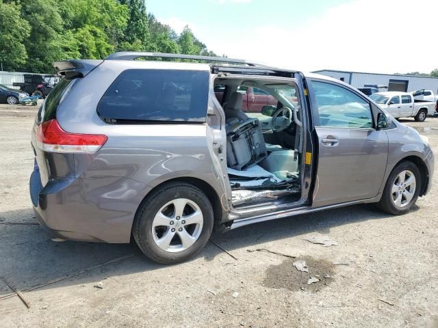 2014 Toyota Sienna LE