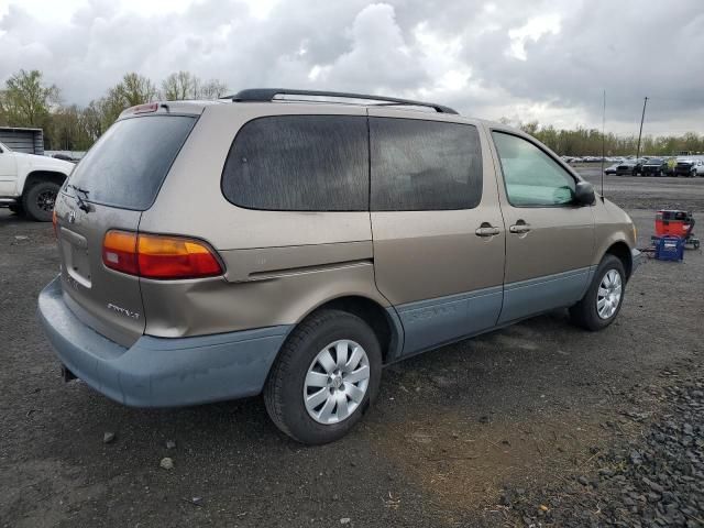 1998 Toyota Sienna LE