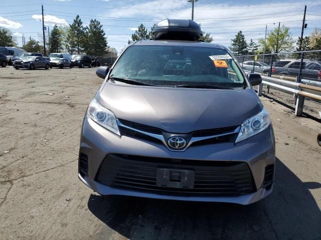 2019 Toyota Sienna LE