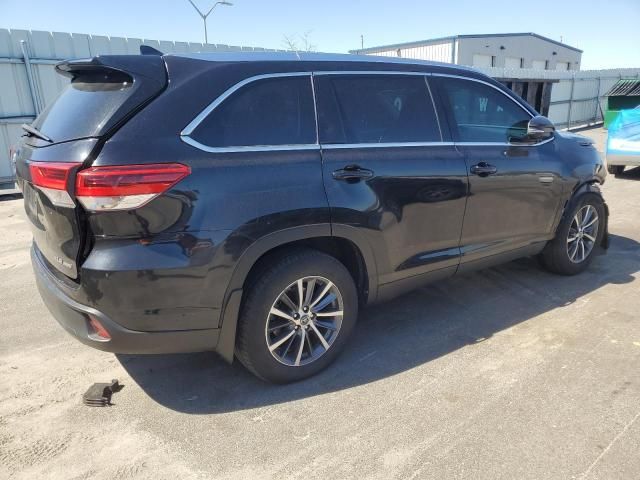 2019 Toyota Highlander SE