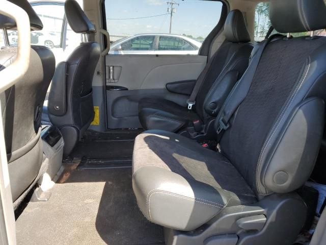 2011 Toyota Sienna Sport